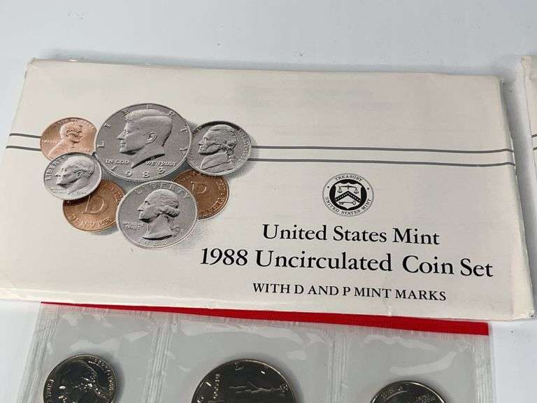 (2) 1988 and 1989 Uncirculated Mint Set