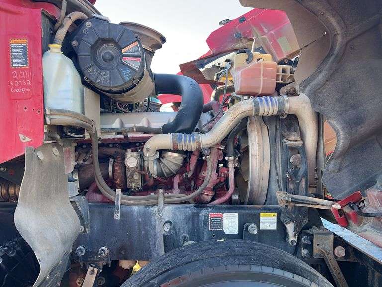 2013 Mack CHU613 showing 119,268 mi, 8,805 hrs- runs