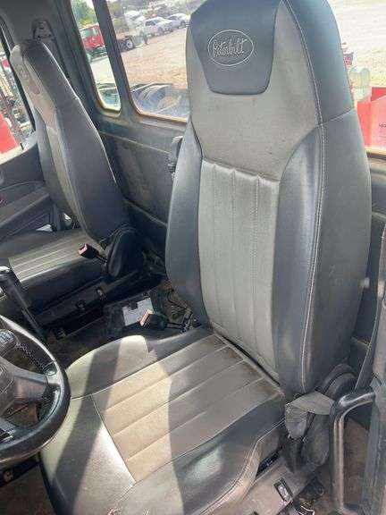 2014 Peterbilt 567 showing 44,798 mi, 5,118 hrs- runs