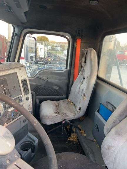 2012 Mack CXU613 showing 719,588 mi, hrs unknown- doesn't run