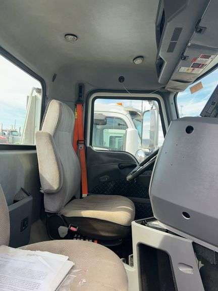 2012 Mack CXU613 showing 701,487 mi, 15,325 hrs - runs