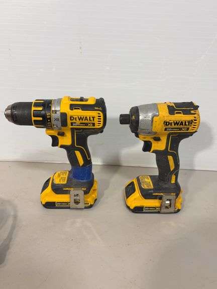 DeWalt cordless drill driver and impact driver w/ battery charger - works