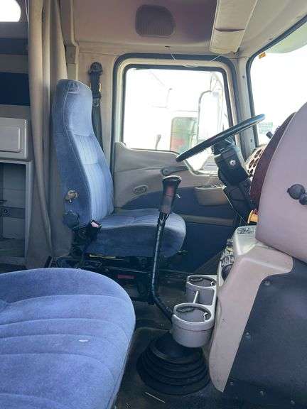2007 Mack CXN613 565,498 mi, 10,366 hrs- doesn't run