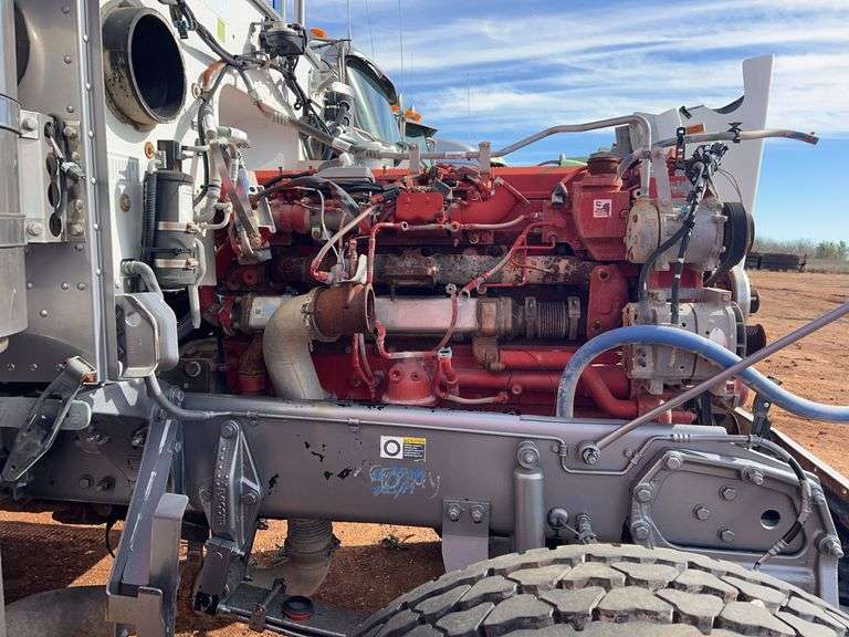 2012 Peterbilt 388 showing 30,080 mi, 7,495 hrs - doesn't run