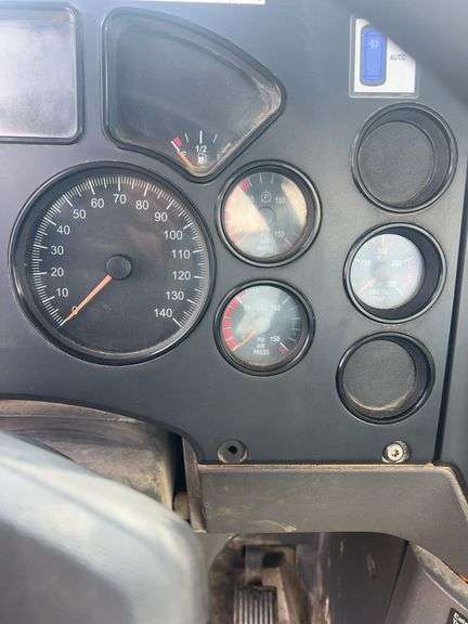 2012 Mack CHU613 showing 88,859 mi, 12,352 hrs - doesn't run