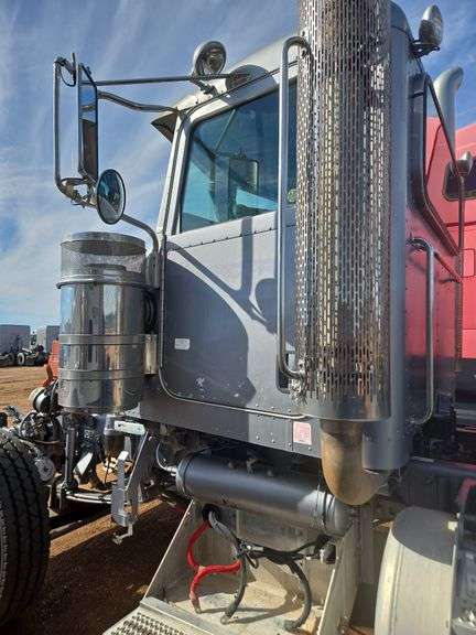 2012 Peterbilt 388 showing 30,080 mi, 7,495 hrs - doesn't run