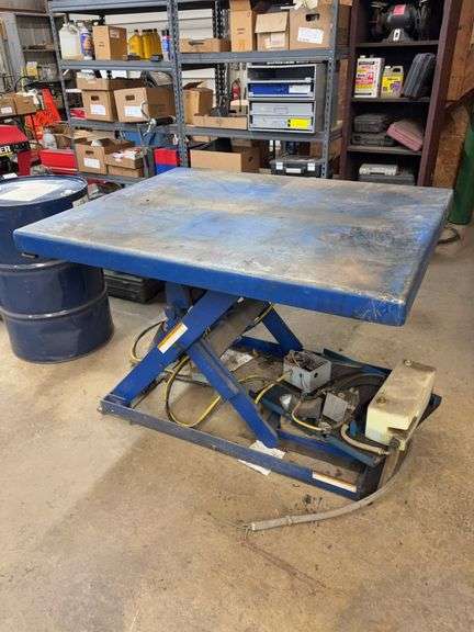 Vestig hydraulic table - works