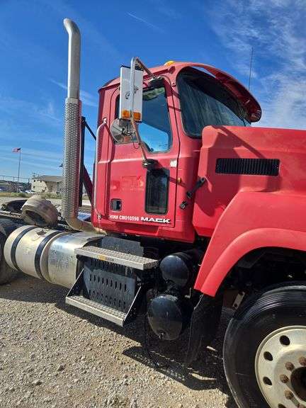 2012 Mack CHU613 showing 48,475 mi, 3,068 hrs- runs