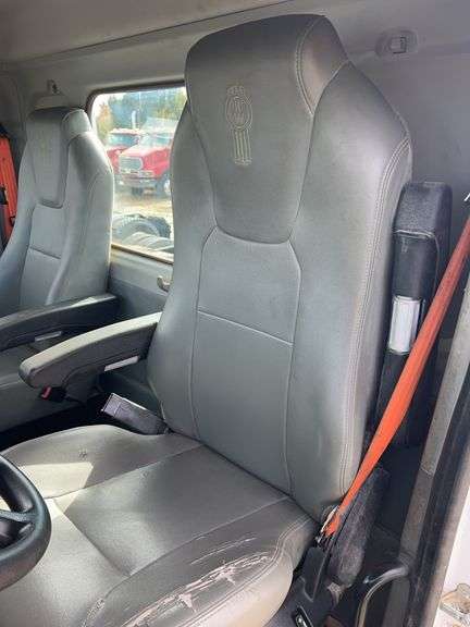 2018 Kenworth T880 showing 13,663 mi, 5,470 hrs - runs