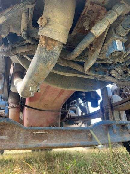 2013 Peterbilt 367 showing 63,847 mi, 9,758 hrs -