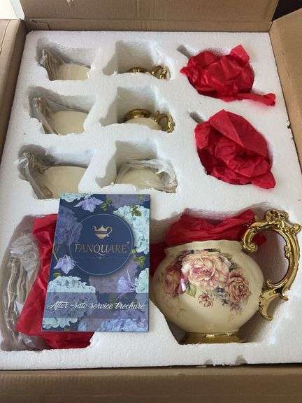 Fanquare Tea Set (NIB)
