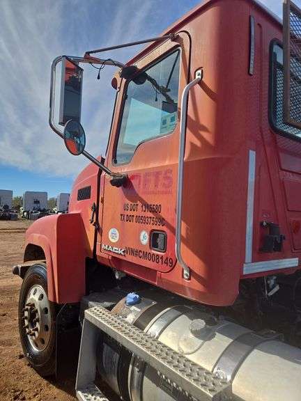 2012 Mack CHU613 showing 51,131 mi, 11,743 hrs - runs