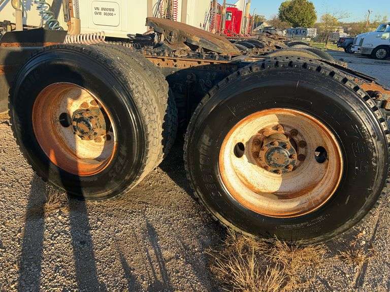 2008 Mack CHU613 showing 566,424 mi, 15,328 hrs- runs