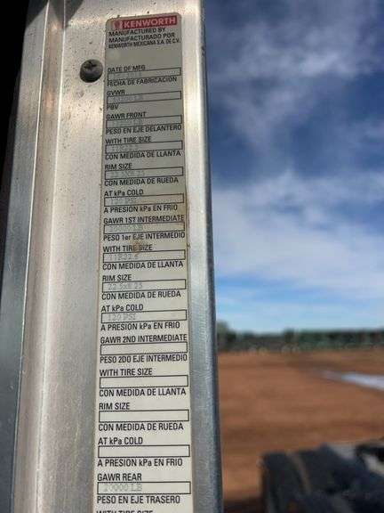 2019 Kenworth T8 showing 13,248 mi, 2,512 hrs - runs