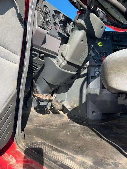 2012 Mack CHU613 showing 48,475 mi, 3,068 hrs- runs