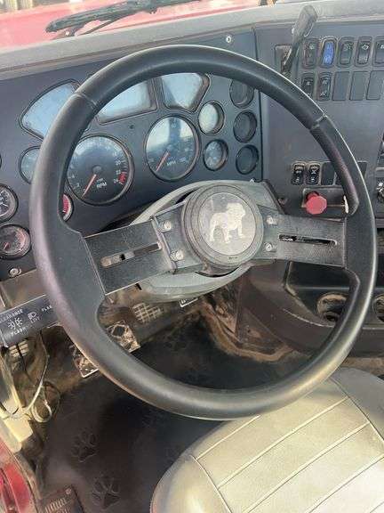 2008 Mack CHU613 showing 46,410 mi, 11,397 hrs- runs