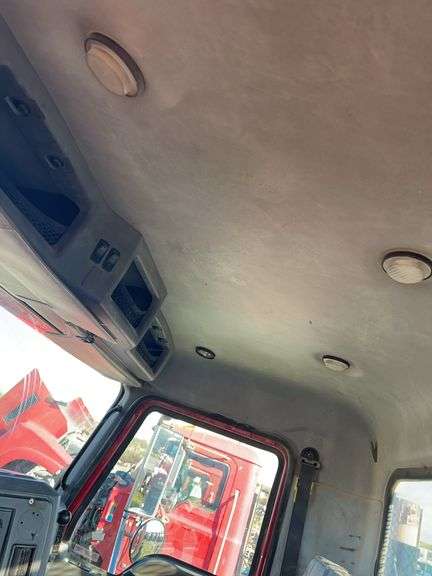 2013 Mack CHU613 miles & hrs unknown- doesn't run