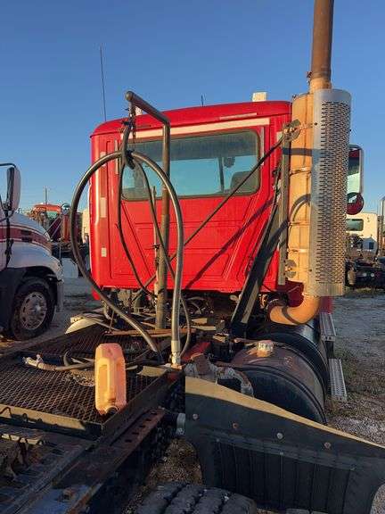 2008 Mack CHU613 showing 41,085, hrs unknown- runs