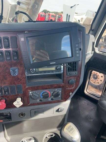 2012 Mack CXU613 showing 223,803 mi, 9,120 hrs - runs