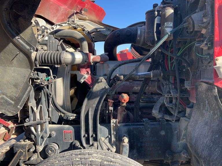 2012 Mack CHU13 showing 28,654 mi, 15,876 hrs- runs