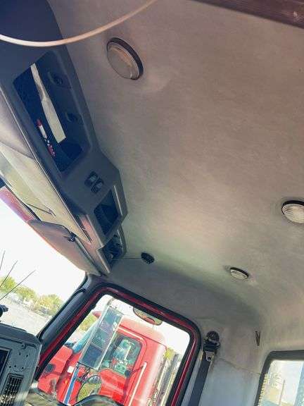 2013 Mack CHU613 showing 119,268 mi, 8,805 hrs- runs