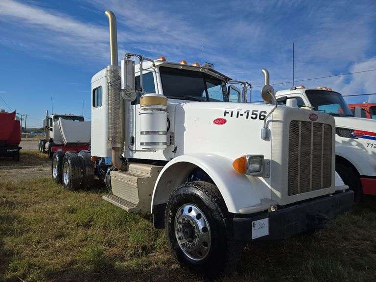 2013 Peterbilt 367 showing 63,847 mi, 9,758 hrs -