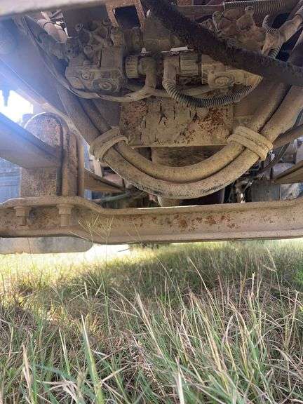 2012 Mack CHU613 showing 88,859 mi, 12,352 hrs - doesn't run