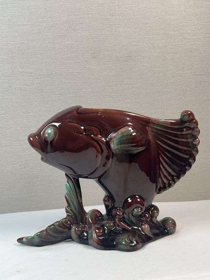 HULL POTTERY FISH