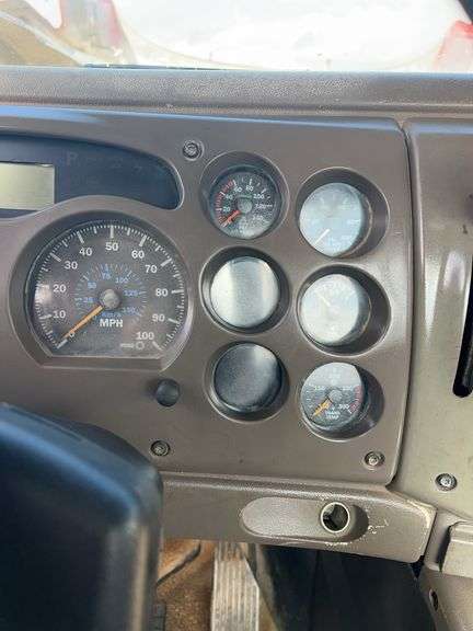 2007 Mack CHN613 miles & hrs unkown- doesn't run