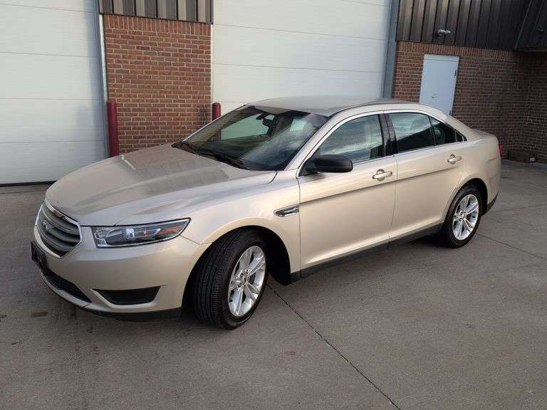 2018 Ford Taurus SE FWD - 3.5L, V6 - showing 31,309 miles - runs great