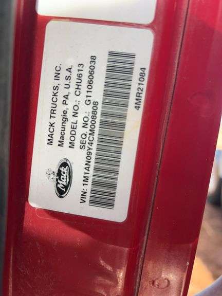 2012 Mack CHU613 showing 39,668 mi, 4,939 hrs - runs