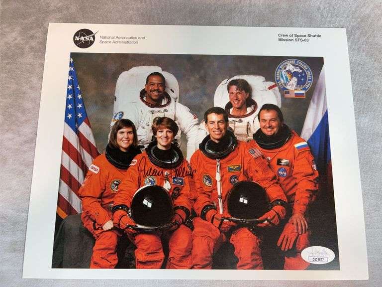Eileen Collins Signed 8x10 NASA Photo - JSA