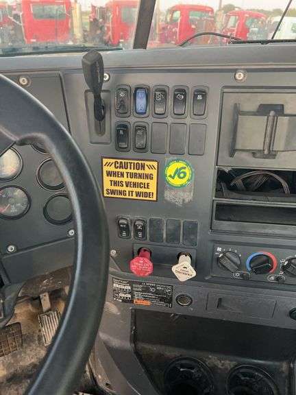 2008 Mack CHU613 showing 54,769 mi, 6,209 hrs- doesn't run