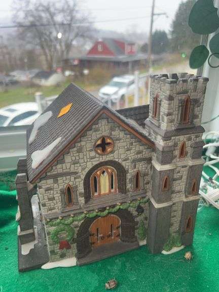 Department 56 Lighted Whittlesbourne Church