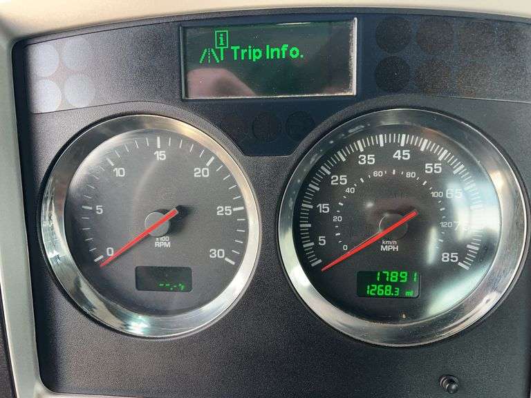 2019 Kenworth T8 showing 17,891 mi, 3,432 hrs - runs