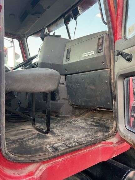 2008 Mack CHU613 showing 63,099 mi, 1,155 hrs- runs