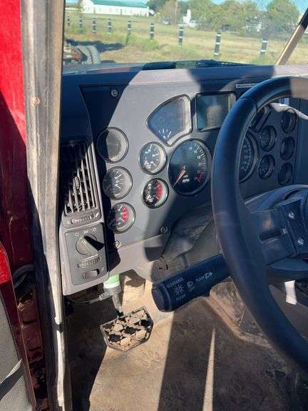 2013 Mack CHU613 showing 11,159 mi, 3,727 hrs- runs