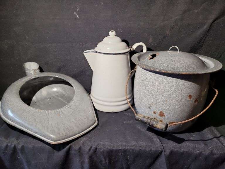 ENAMEL & GRANITEWARE WARE - KETTLE, POT & more