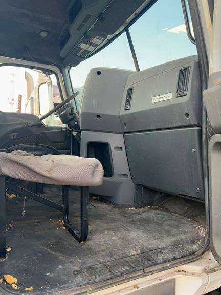 2012 Mack CXU613 showing 719,588 mi, hrs unknown- doesn't run