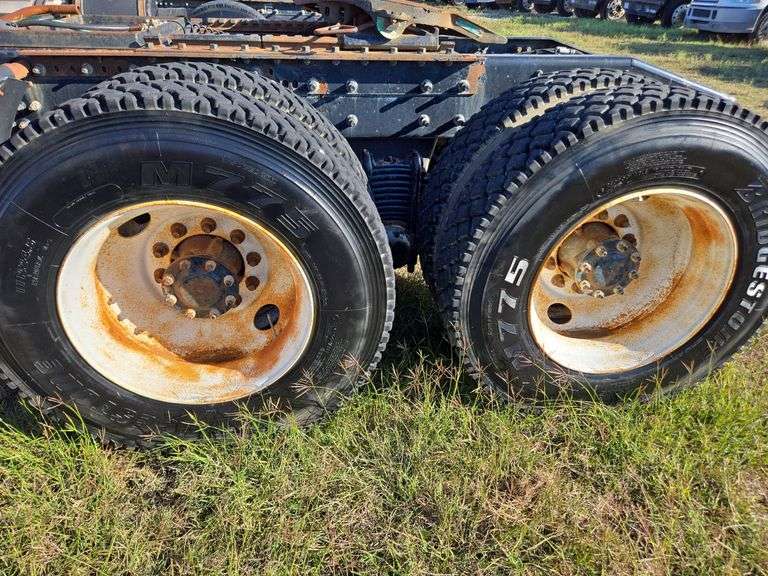 2008 Mack CHU613 showing 59,117 mi, 12,663 hrs- runs