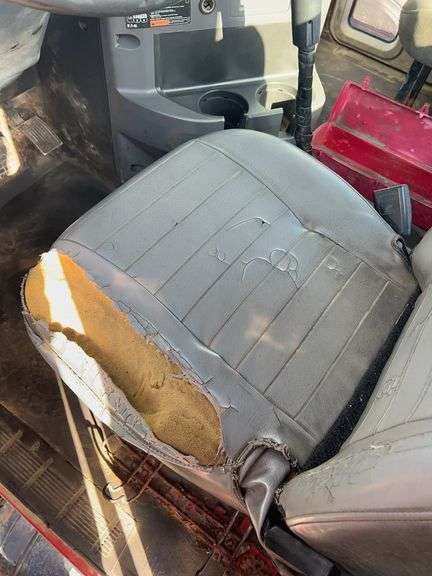 2008 Mack CHU613 showing 50,530 mi, 12,375 hrs- runs