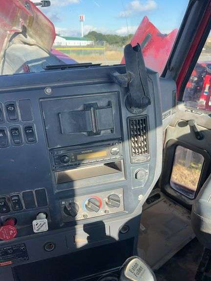 2011 Mack CHU613 showing 39,348 mi, 16,109 hrs- runs