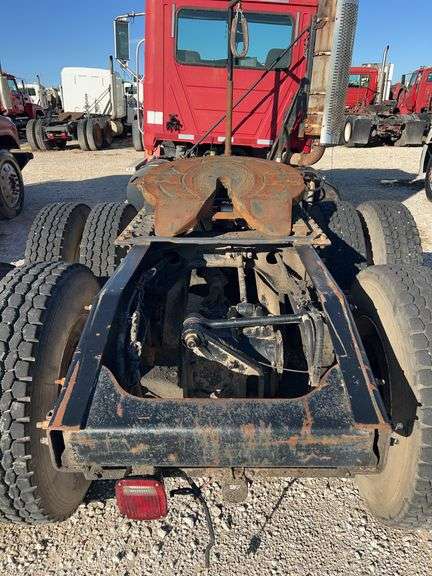 2008 Mack CHU613 showing 43,154 mi, 8,316 hrs- doesn't run