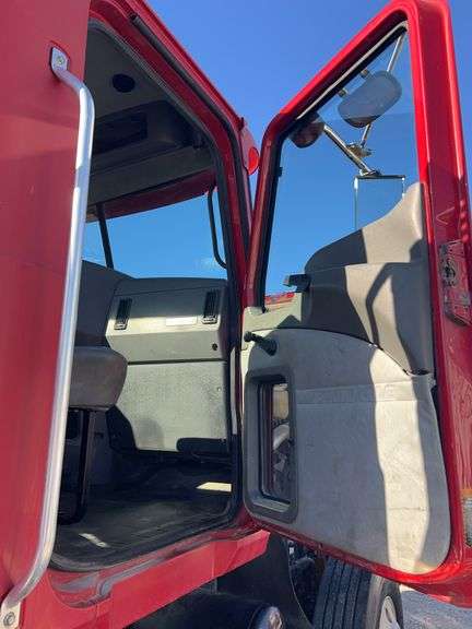 2012 Mack CHU613 showing 48,475 mi, 3,068 hrs- runs