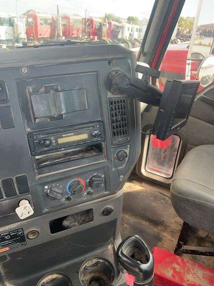 2008 Mack CHU613 showing 46,410 mi, 11,397 hrs- runs