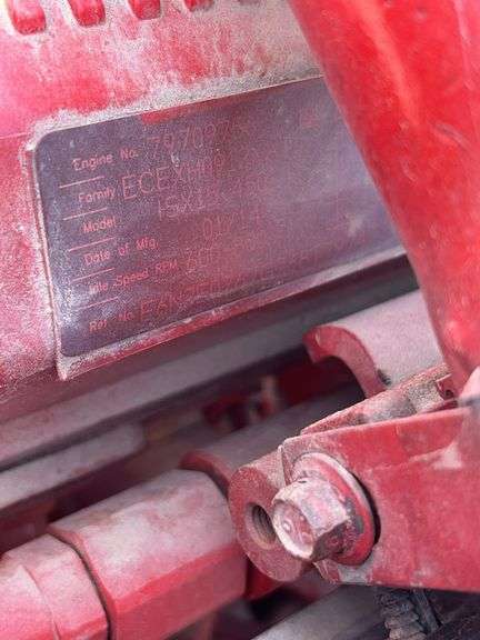 2015 Peterbilt 579 showing 416,100 mi, 22,250 hrs - runs