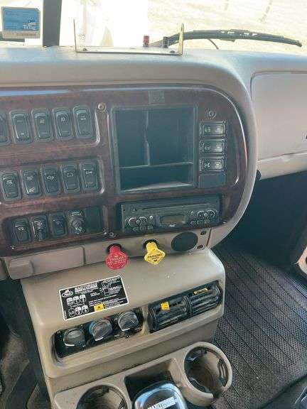 2007 Mack CXN613 565,498 mi, 10,366 hrs- doesn't run