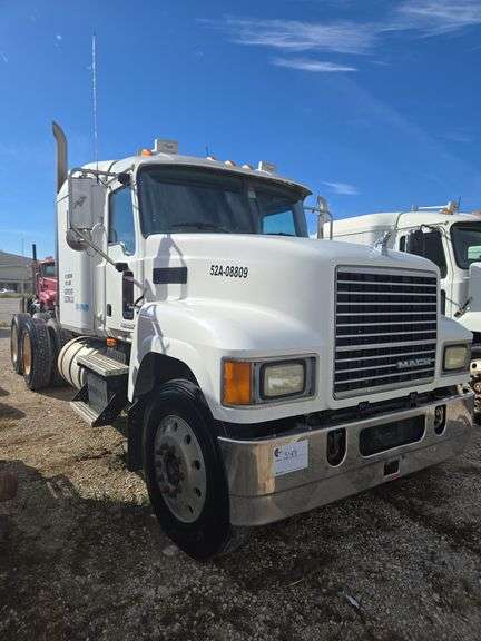 2008 Mack CHU613 miles & hrs unknown- runs