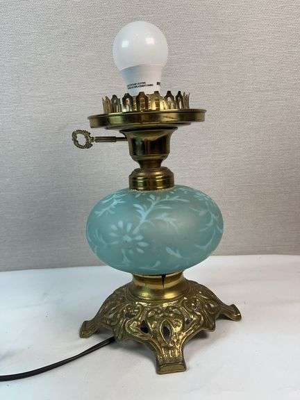 FENTON Blue satin Daisy and Fern Opalescent Gone With The Wind Lamp