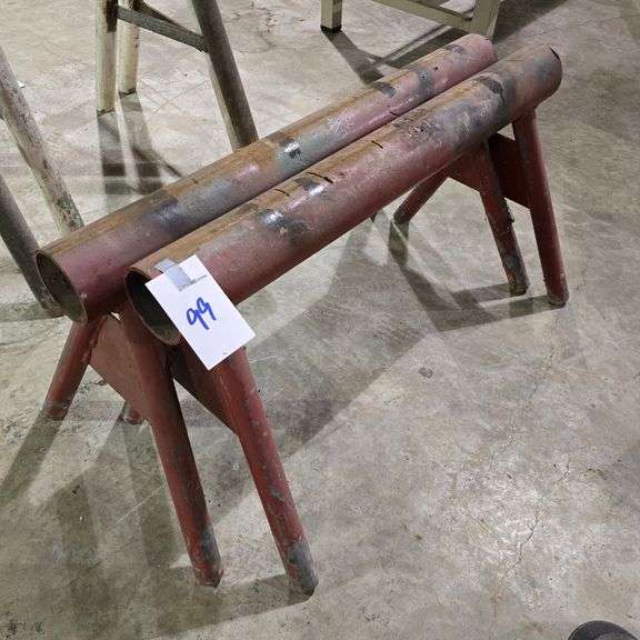 SET OF METAL SAW HORSES